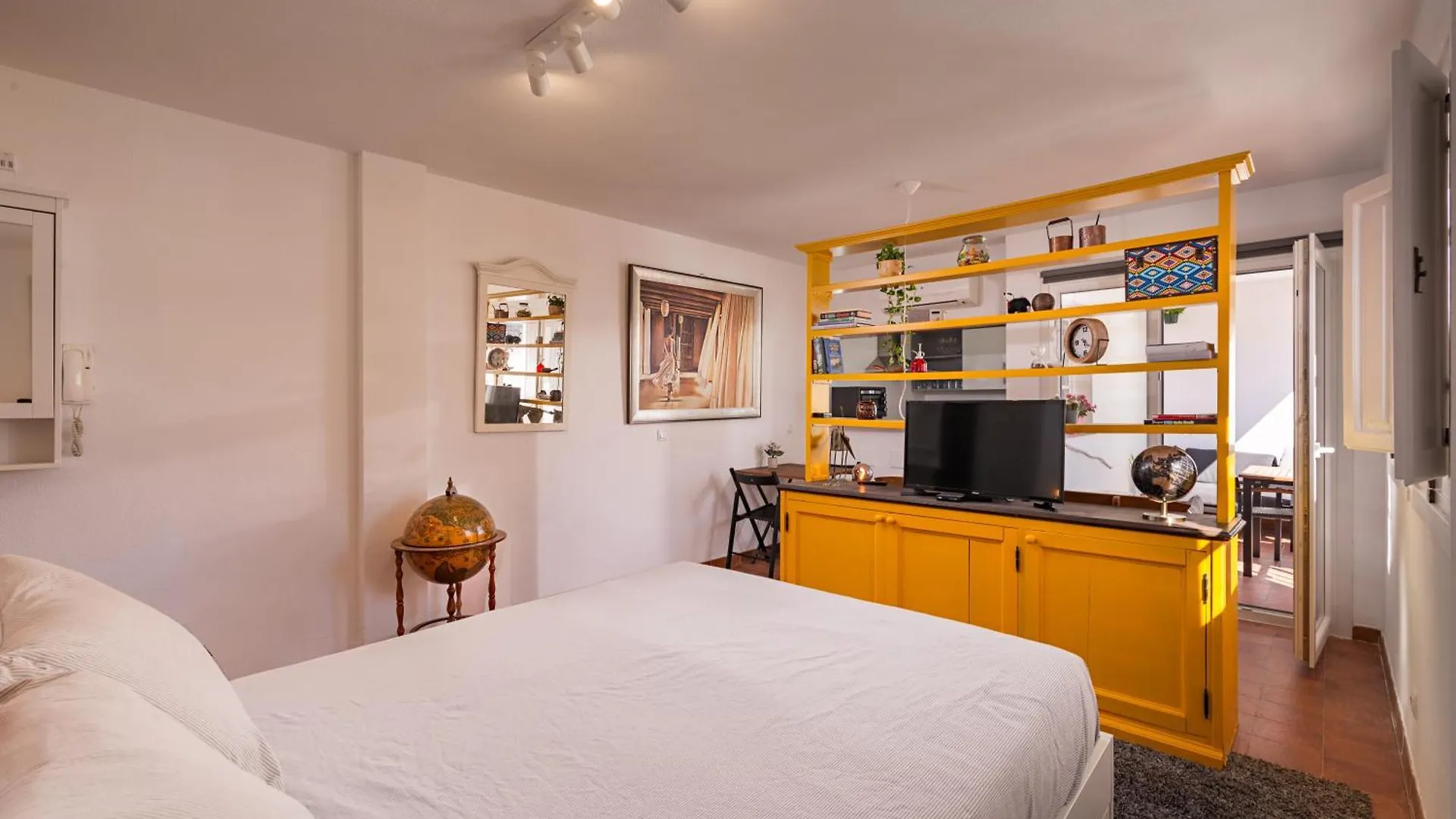 Duquesa Port Studio Apartment - Bright Sunlit Terrace Manilva España