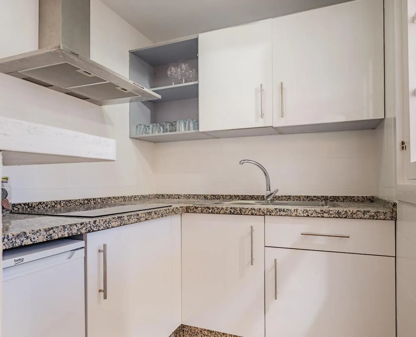 Duquesa Port Studio Apartment - Bright Sunlit Terrace Manilva