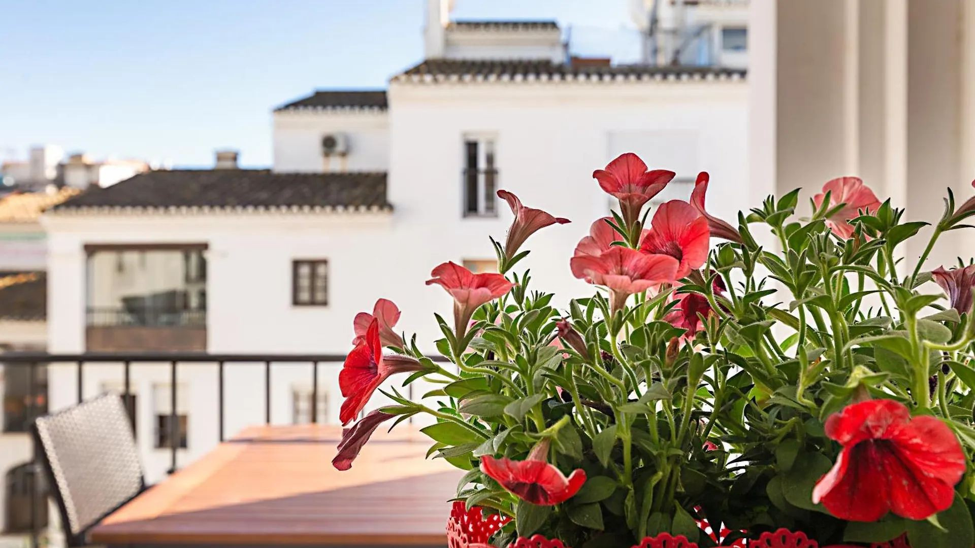 Duquesa Port Studio Apartment - Bright Sunlit Terrace Manilva